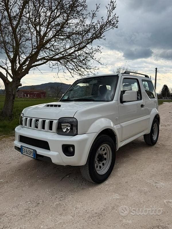 Usata Suzuki Jimny 86 CV (63 kW) 2014 Bianco SUV