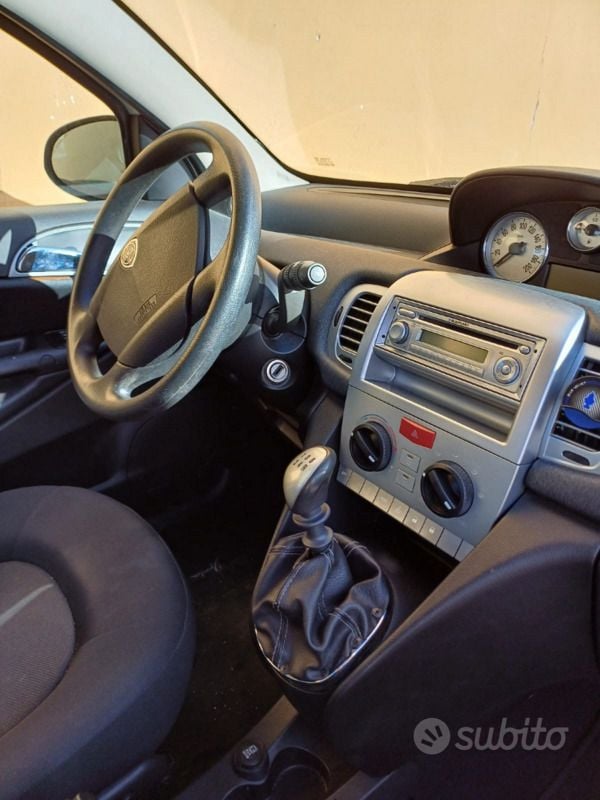 Usata Lancia Ypsilon 2011 Bianco Utilitaria
