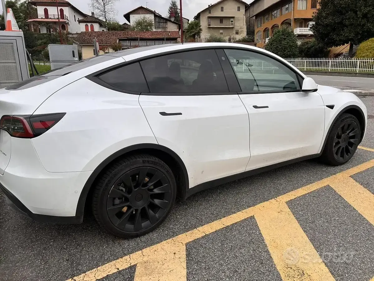 Usata Tesla Model Y 152 kW (208 CV) 2022 Bianco SUV