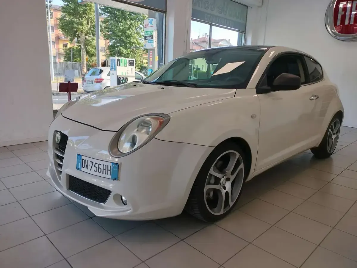 Usata Alfa Romeo MiTo Distinctive 155 CV (114 kW) 2009 Tetto nero Utilitaria