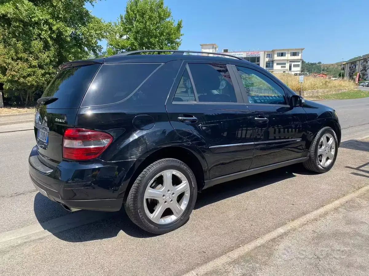 Usata Mercedes ML280 Chrome 190 CV (139 kW) 2006 Nero SUV