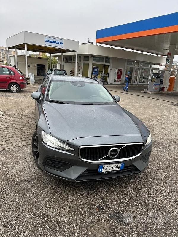 Usata Volvo V60 204 CV (150 kW) 2020 Grigio Station wagon