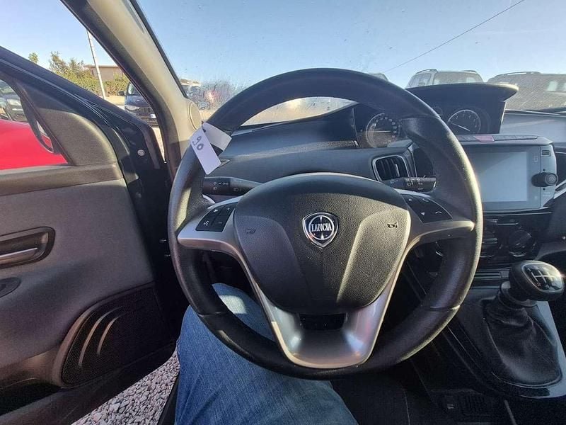 Usata Lancia Ypsilon Gold 69 CV (50 kW) 2021 Nero Utilitaria