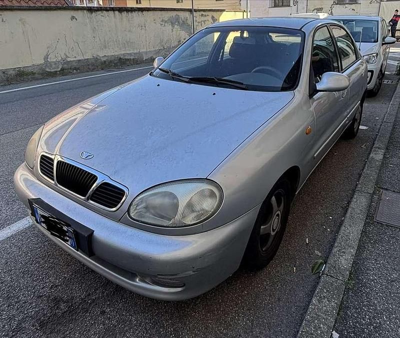 Usata Chevrolet Lanos SX 86 CV (63 kW) 2002 Grigio Berlina