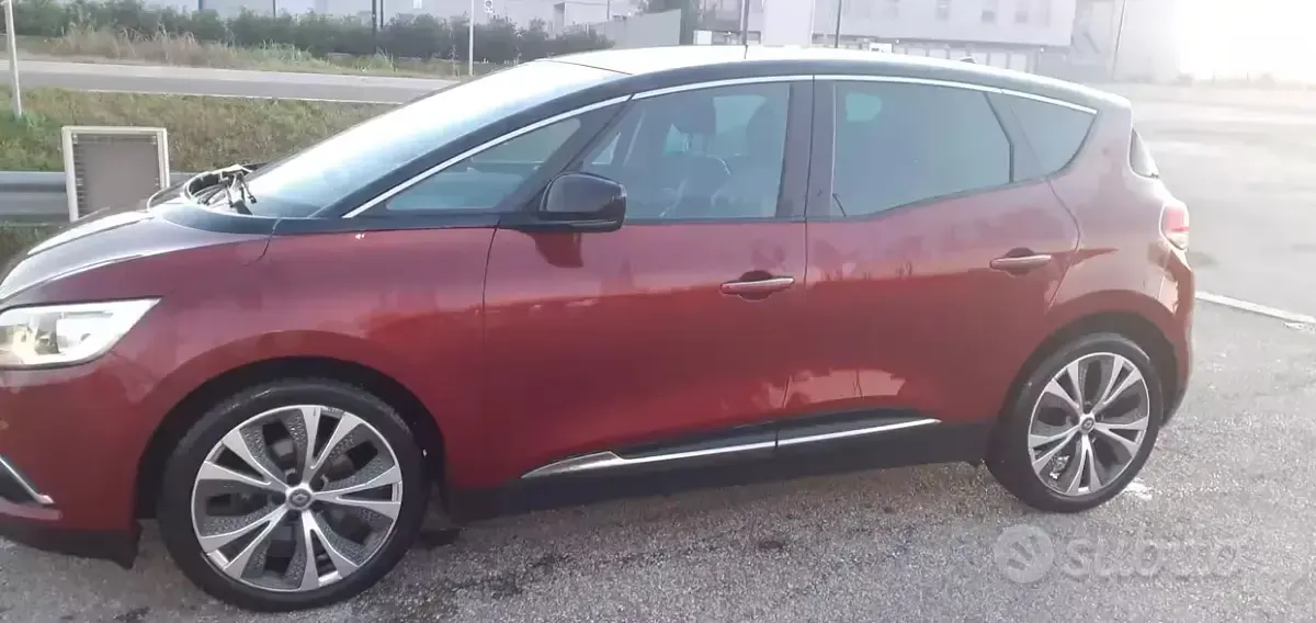 Usata Renault Scénic III 110 CV (80 kW) 2017 Monovolume
