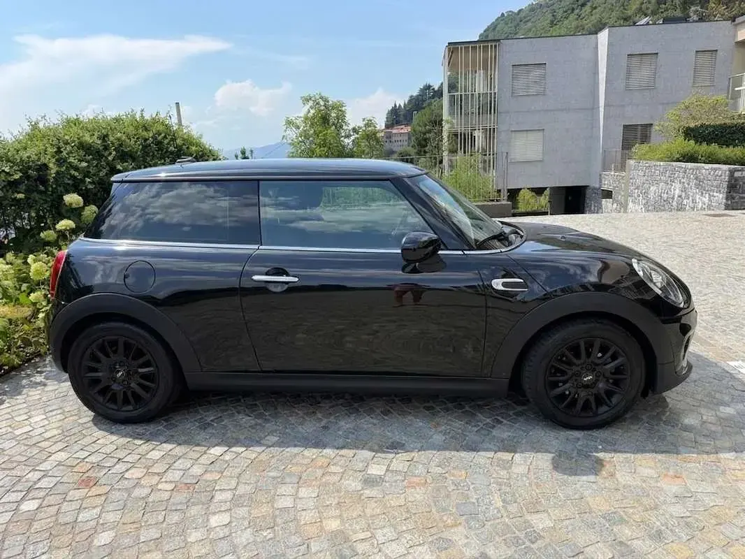 Usata Mini ONE 75 CV (55 kW) 2020 Nero Utilitaria