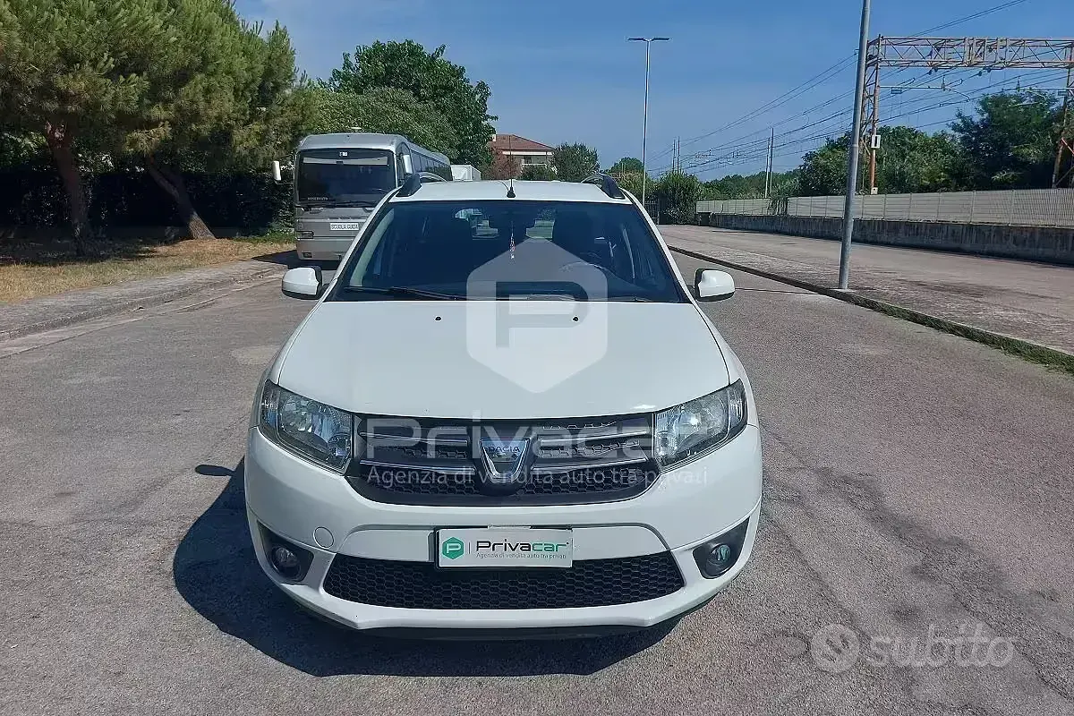 Usata Dacia Logan MCV Lauréate 75 CV (55 kW) 2015 Bianco Station wagon