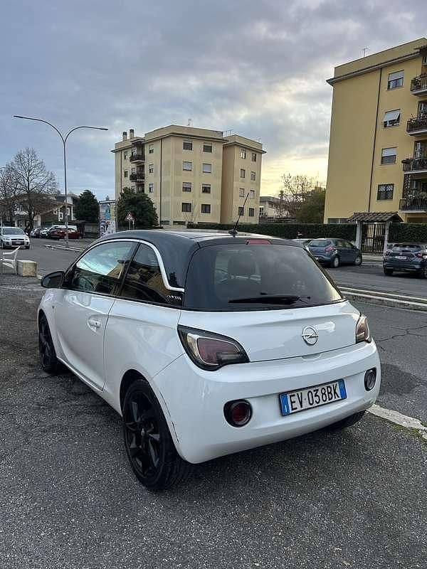 Usata Opel Adam 87 CV (63 kW) 2014 Utilitaria