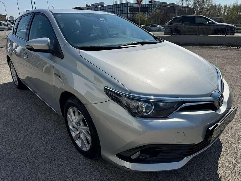 Usata Toyota Auris Hybrid Active 136 CV (100 kW) 2018 Other Utilitaria