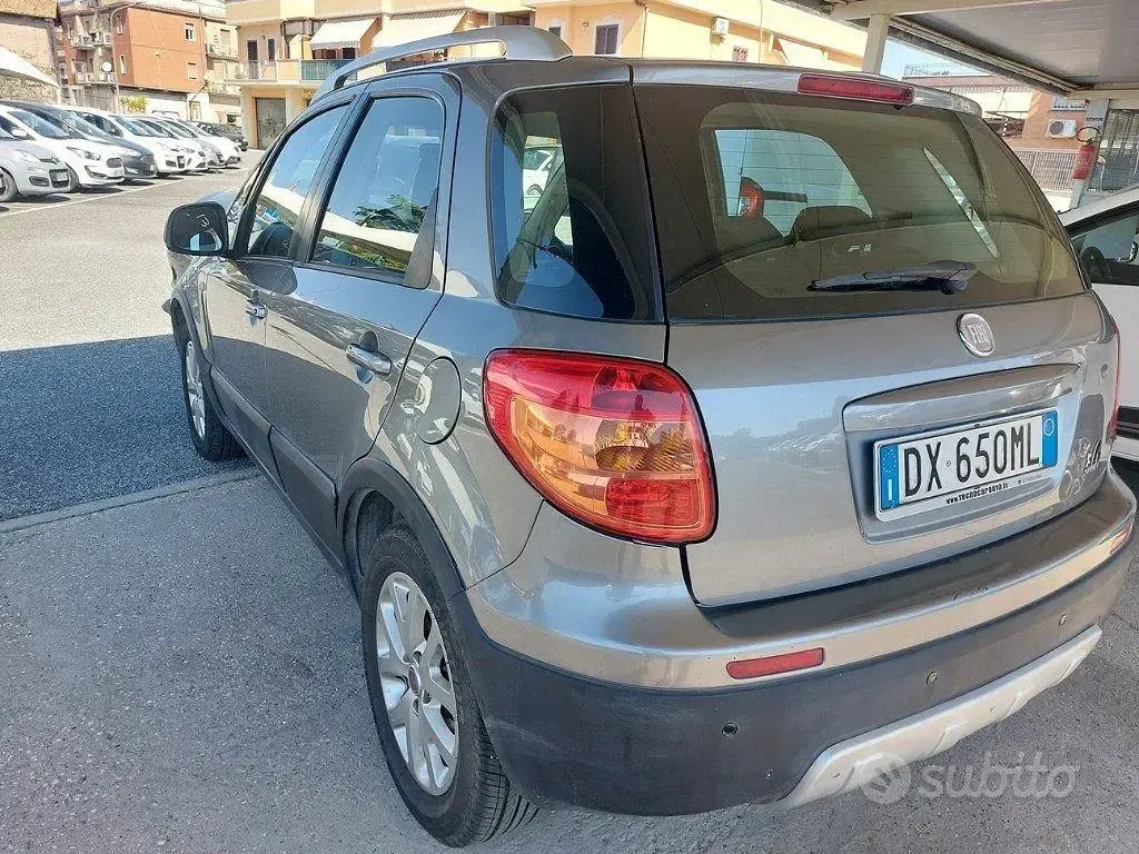 Usata Fiat Sedici Dynamic 135 CV (99 kW) 2009 Gray SUV