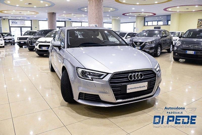 Usata Audi A3 Business 116 CV (85 kW) 2020 Grigio Berlina
