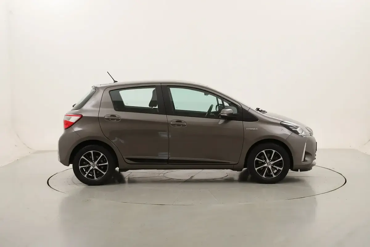 Usata Toyota Yaris Hybrid Active 101 CV (74 kW) 2018 Utilitaria