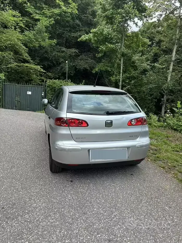 Usata Seat Ibiza 64 CV (47 kW) 2003 Grigio Utilitaria