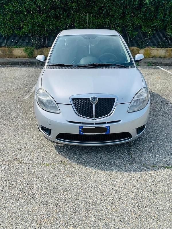 Usata Lancia Ypsilon 60 CV (44 kW) 2008 Grigio Utilitaria