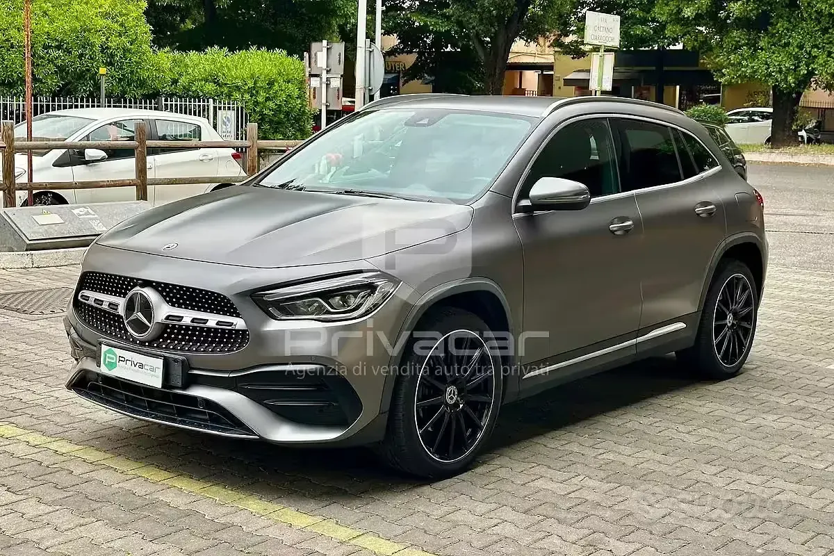 Usata Mercedes GLA250 Premium 160 CV (117 kW) 2021 Grigio SUV