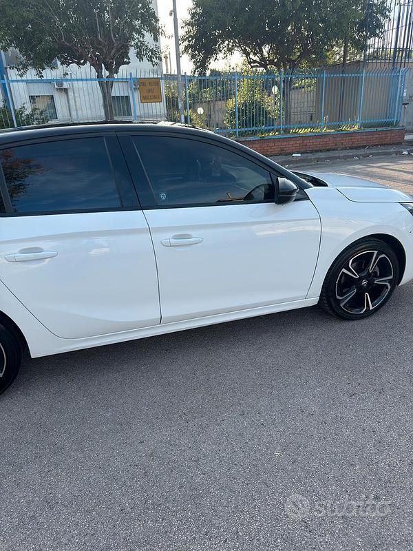 Usata Opel Corsa GS Line 102 CV (75 kW) 2021 Bianco Utilitaria