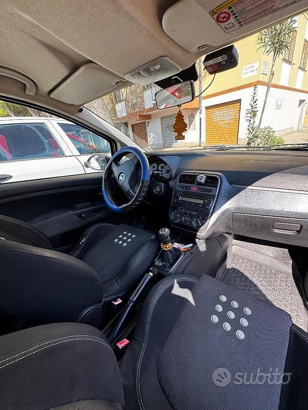 Usata Fiat Grande Punto 75 CV (55 kW) 2007 Grigio Utilitaria