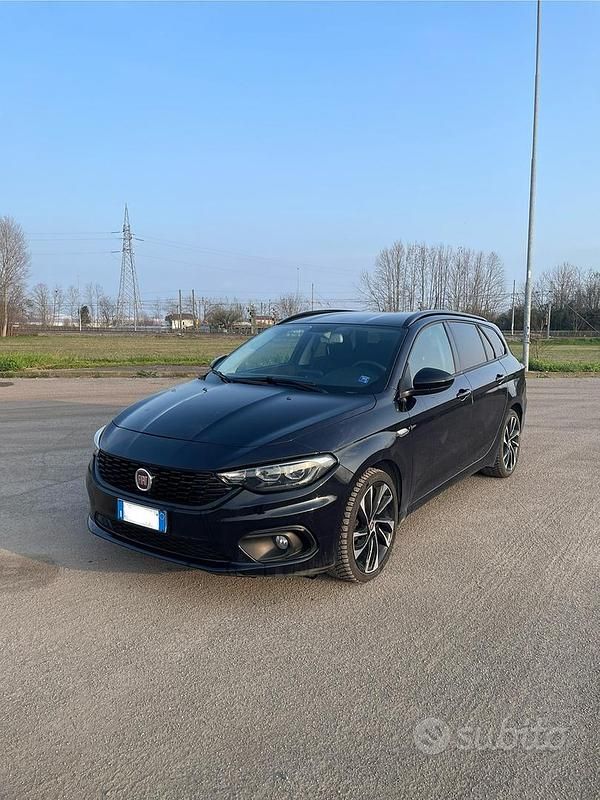 Usata Fiat Tipo Lounge 120 CV (88 kW) 2020 Nero Station wagon