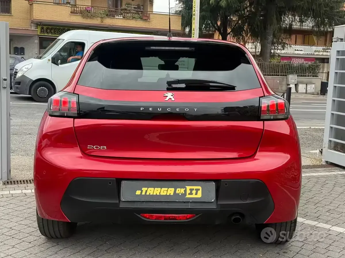 Usata Peugeot 208 Active 75 CV (55 kW) 2023 Rosso Utilitaria