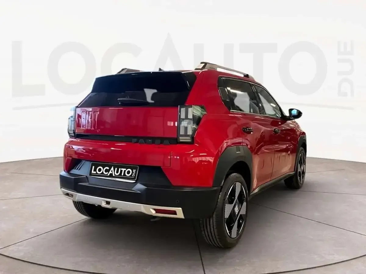Usata Fiat Grande Panda La Prima 110 CV (80 kW) 2025 Rosso Utilitaria