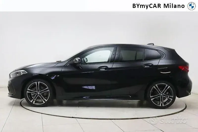 Usado BMW 118 M Sport 150 CV (110 kW) 2024 Negro Utilitario