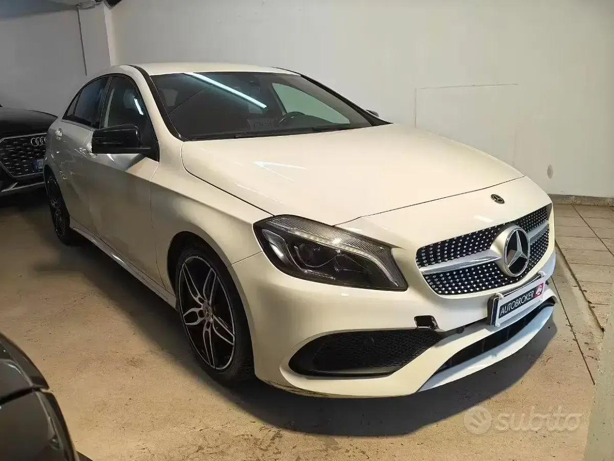 Usata Mercedes A180 Premium 109 CV (80 kW) 2017 Bianco Utilitaria