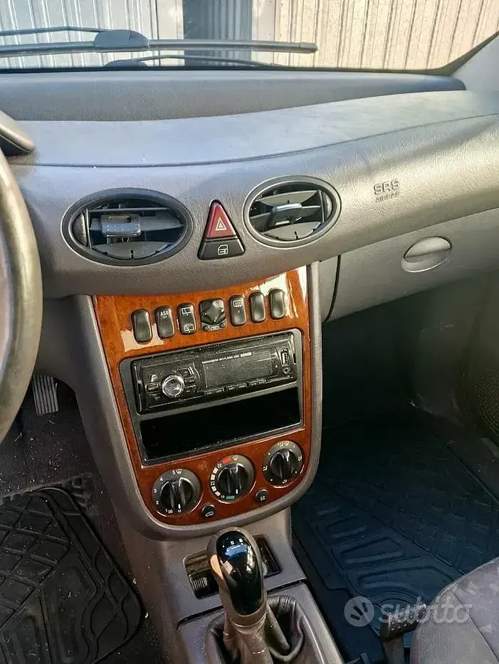 Usata Mercedes A170 95 CV (69 kW) 2002 Grigio Monovolume