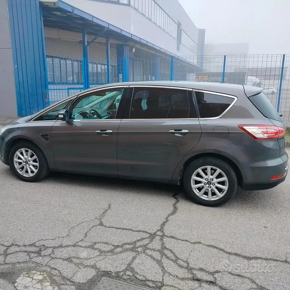 Usata Ford S-MAX Business Edition 150 CV (110 kW) 2017 Grigio Monovolume