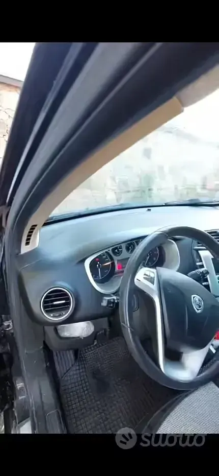 Usata Lancia Delta 120 CV (88 kW) 2008 Utilitaria