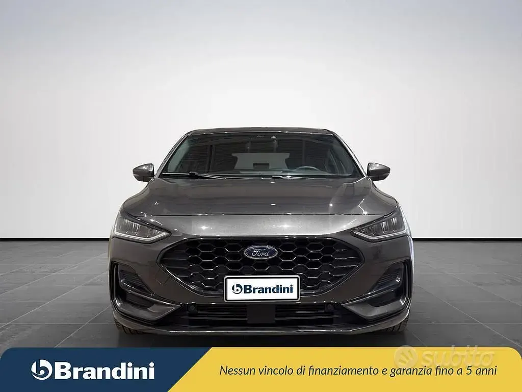 Usata Ford Focus ST-Line 125 CV (91 kW) 2023 Anvil grey Berlina