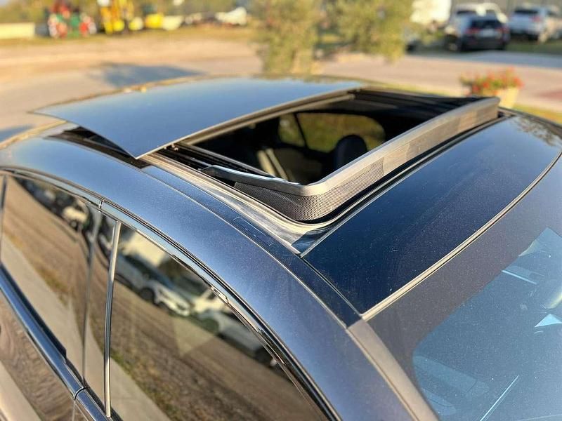 Usata Mercedes GLC300e Premium Plus 194 CV (142 kW) 2024 Grigio SUV