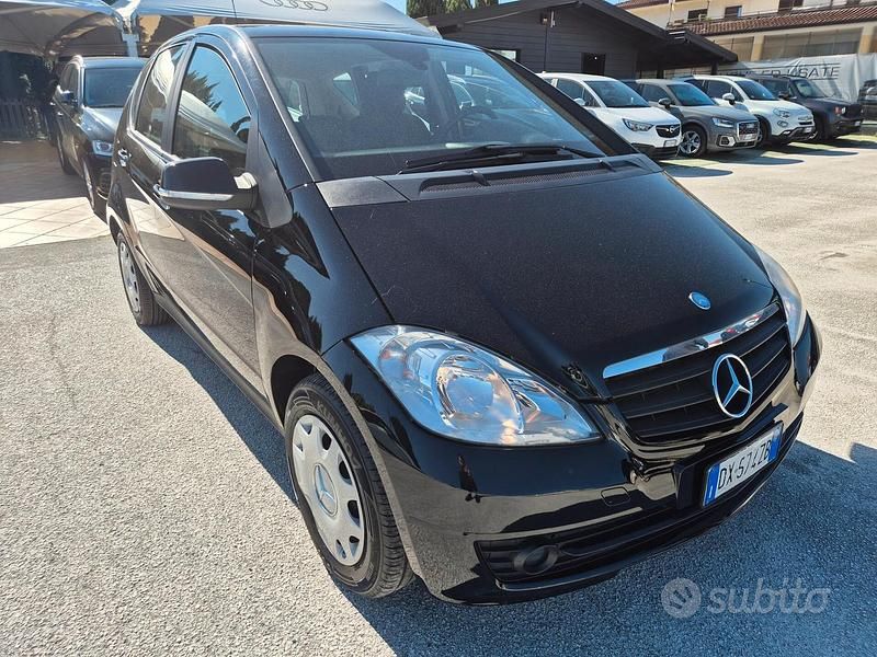 Nero Usata 2009 Mercedes A150 Avantgarde Tre volumi | 5200 € (Buon prezzo) - Immagine 1/4