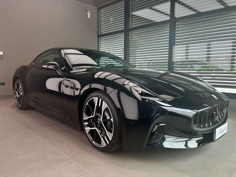 Usata Maserati Granturismo 559 kW (761 CV) 2024 Nero assoluto Coupé