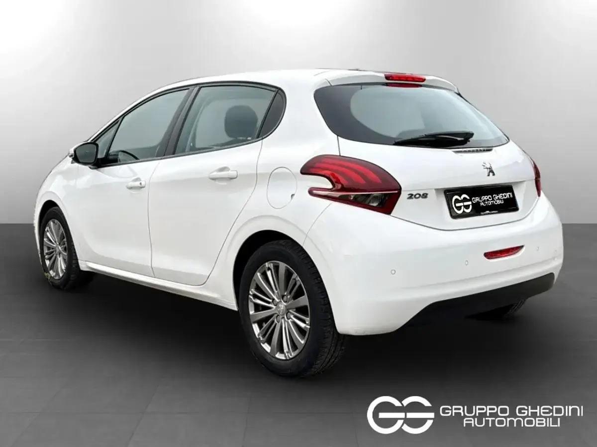 Usata Peugeot 208 Active 82 CV (60 kW) 2018 Bianco Utilitaria