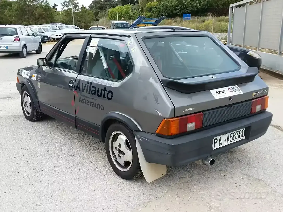 Käytetty Fiat Ritmo Abarth 130 HP (95 kW) 1983 Harmaa Sedan