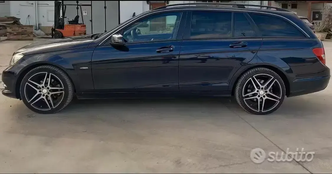 Usata Mercedes C220 156 CV (114 kW) 2011 Bluazzurro Station wagon
