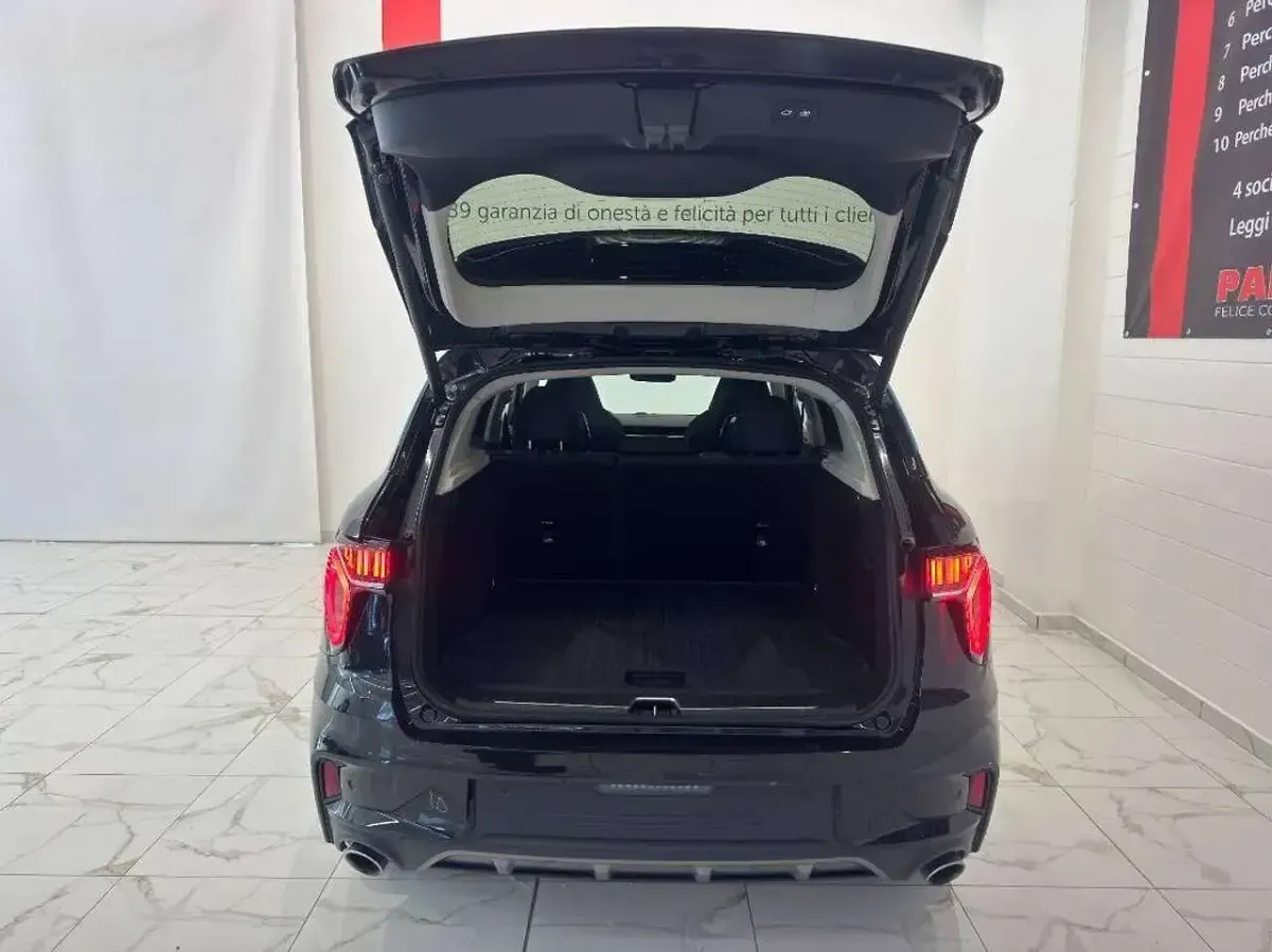 Usata Lynk & Co 01 179 CV (131 kW) 2023 Nero SUV
