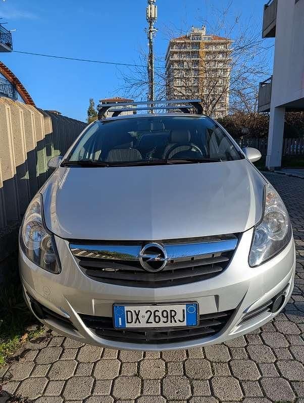 Usata Opel Corsa Club 86 CV (63 kW) 2010 Grigio Utilitaria