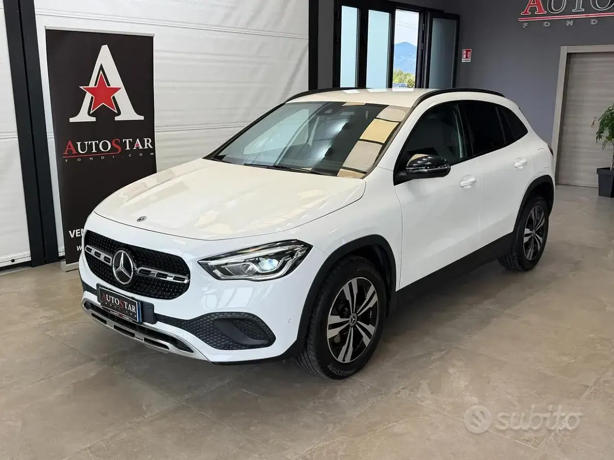 Usata Mercedes GLA200 150 CV (110 kW) 2021 Bianco SUV