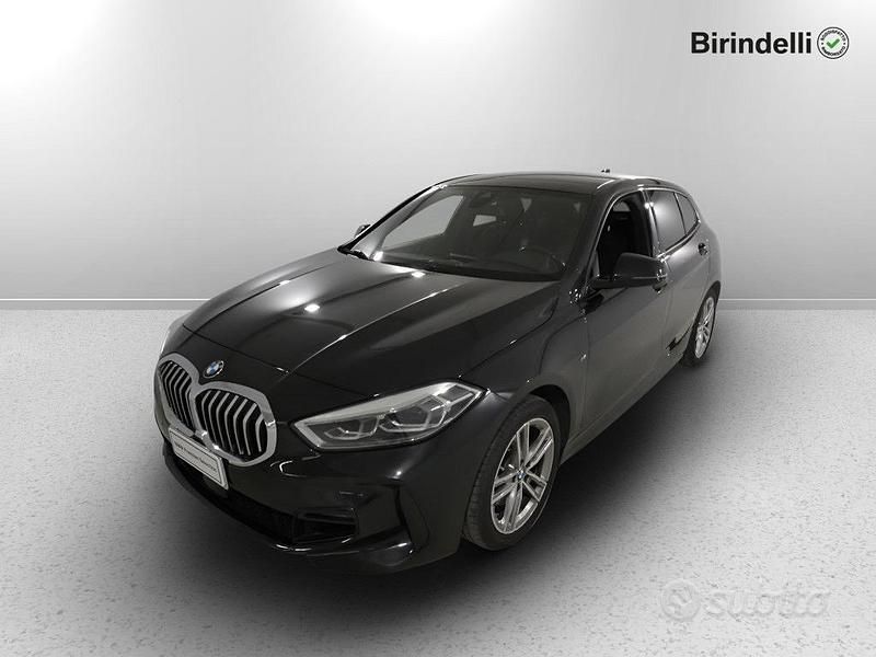 Usata BMW 116 M Sport 108 CV (79 kW) 2022 Black sapphire metallizzato Utilitaria