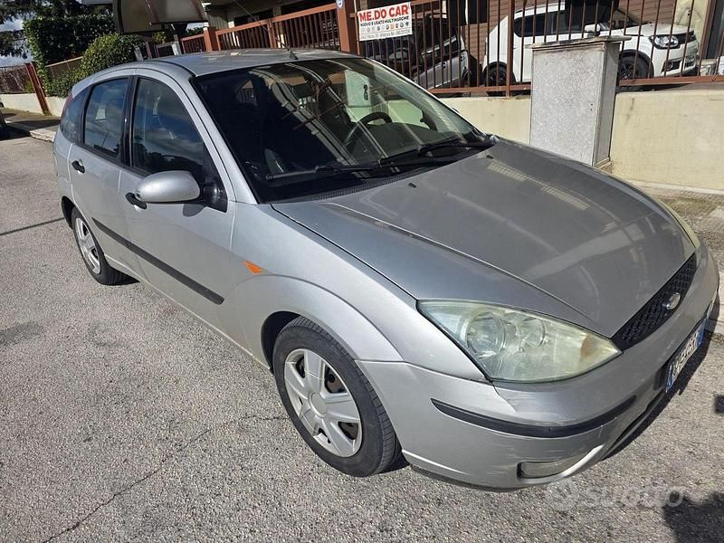 Usata Ford Focus 100 CV (73 kW) 2003 Grigio Berlina