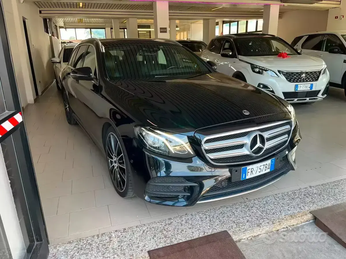 Usata Mercedes E220 Premium 194 CV (142 kW) 2018 Nero Station wagon