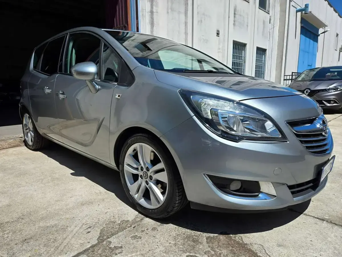 Usata Opel Meriva Cosmo 110 CV (80 kW) 2014 Argento Monovolume