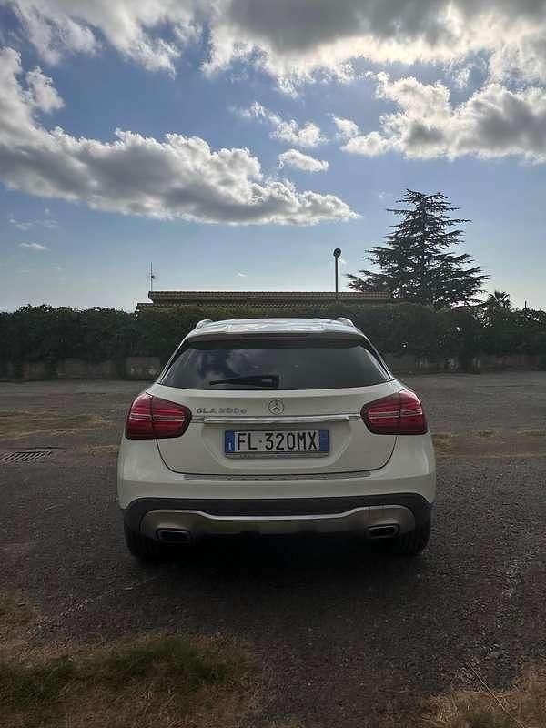Usata Mercedes GLA200 136 CV (100 kW) 2017 SUV