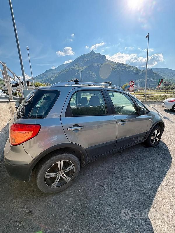 Usata Fiat Sedici 120 CV (88 kW) 2011 SUV