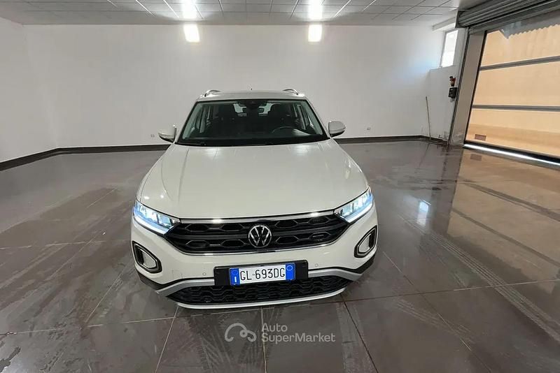 Usata VW T-Roc Life 110 CV (80 kW) 2022 Argento SUV