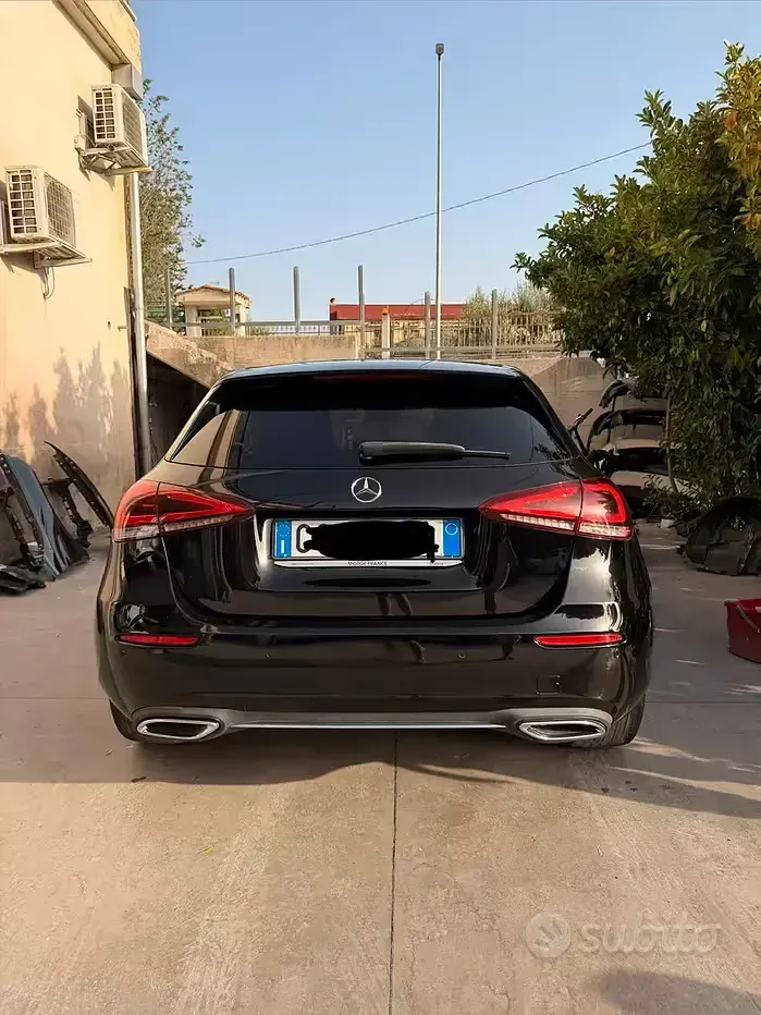Usata Mercedes 180 Premium 136 CV (100 kW) 2021 Nero Berlina