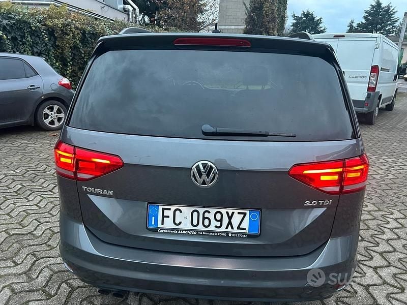 Usata VW Touran 150 CV (110 kW) 2016 Grigio Monovolume