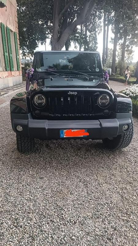 Usata Jeep Wrangler Sahara 177 CV (130 kW) 2011 Nero SUV