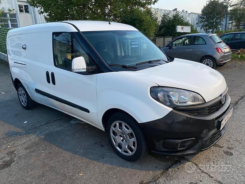 Bianco Usata 2019 Fiat Doblò S Monovolume | 8990 € (Super prezzo) - Immagine 1/4
